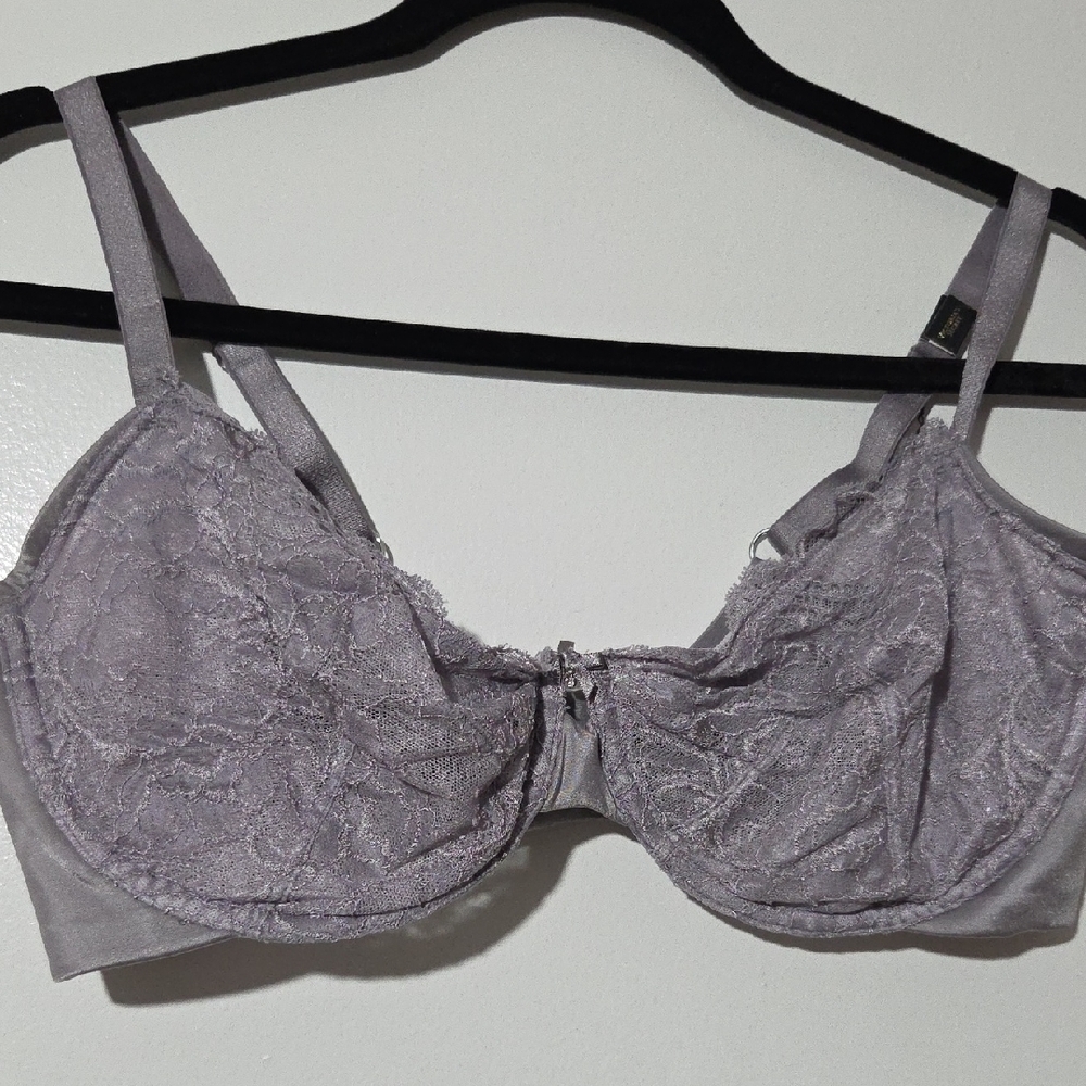 Victoria's Secret Lace Bra in Light Purple